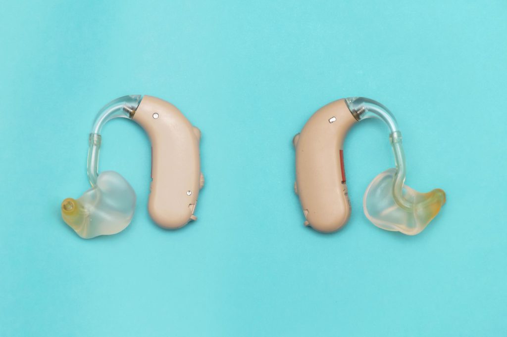 هزینه ها و قیمت سمعک دو گوشی در تهران - شنوایی دو گوشی در 2025 4 سمعک دو گوشی