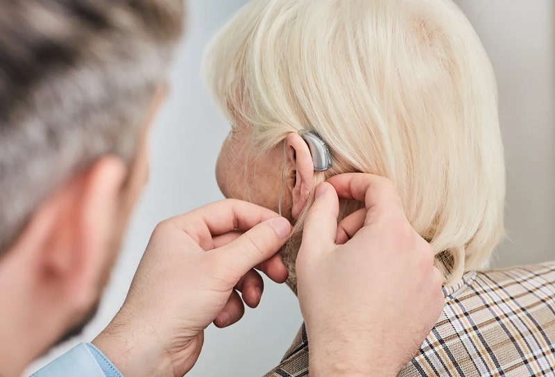 عیبیابی مشکلات رایج سمعک 1 عیب یابی مشکلات سمعمک min